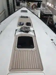 X Yachts zeilboot kunststof teakdek